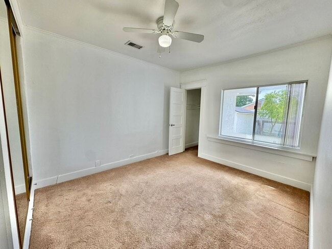 Building Photo - 1554 E Woodbury Rd