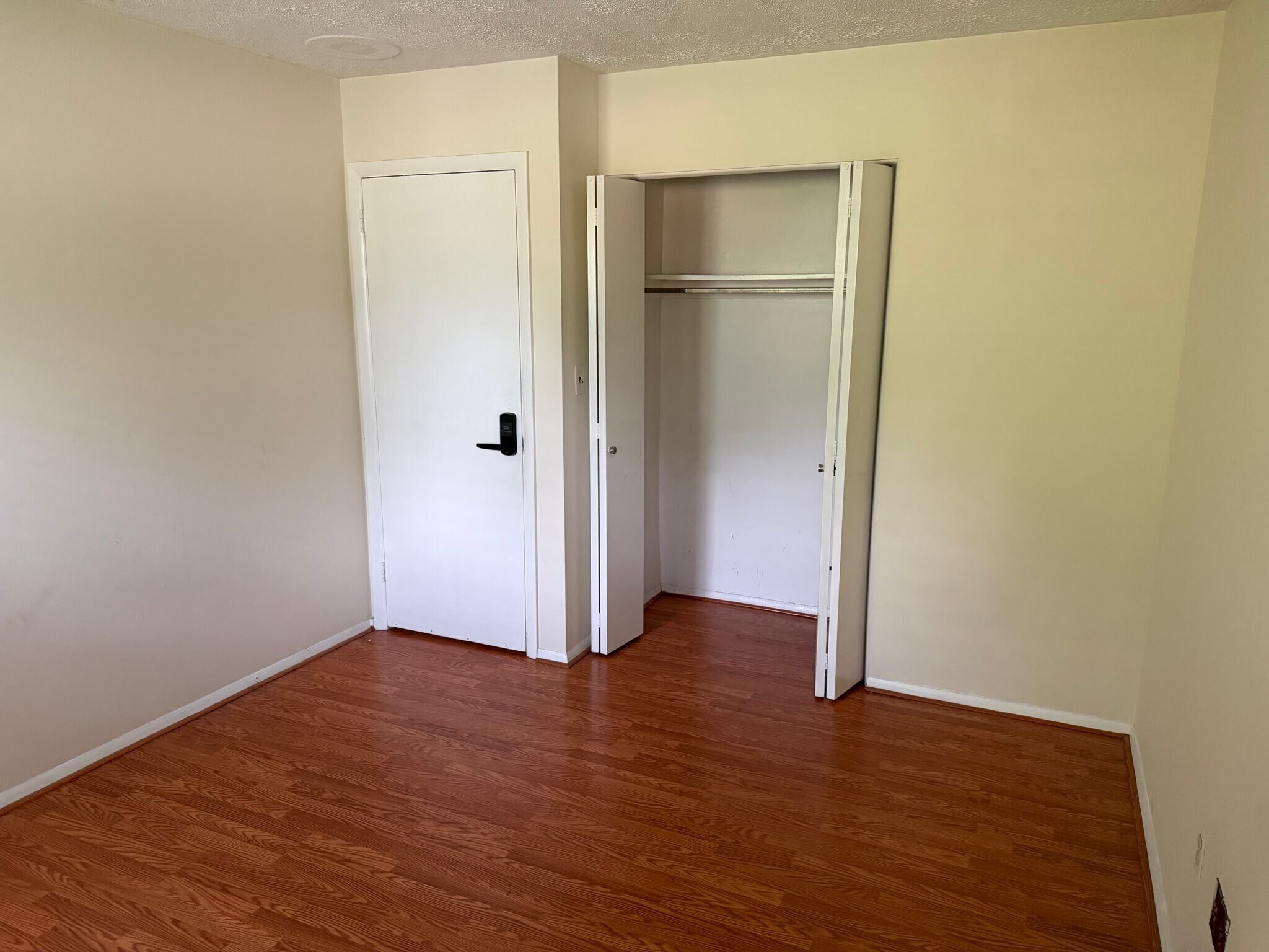 Building Photo - 9083 Meadow Heights Rd