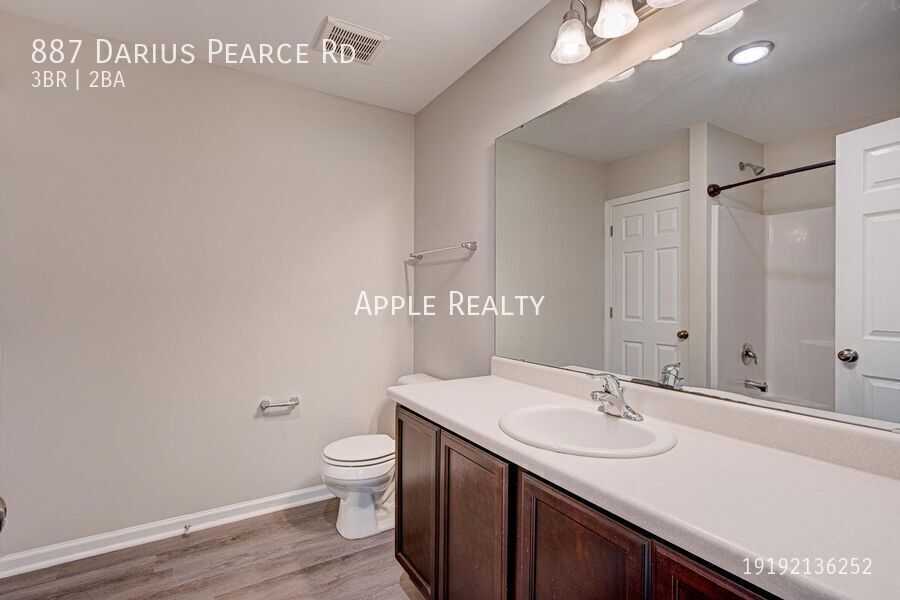 Building Photo - 887 Darius Pearce Rd