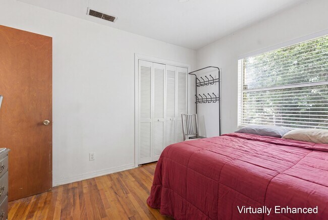 Building Photo - 1734 W Tharpe St