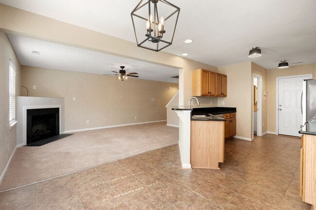 Building Photo - Spacious, end-unit townhome in North Raleigh!