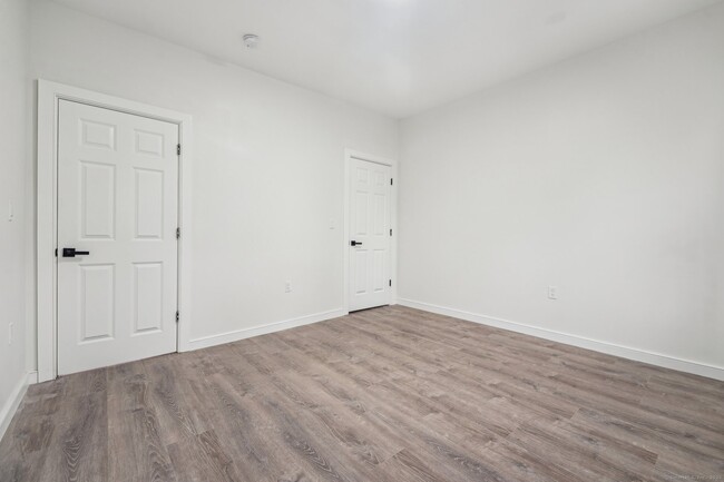 Building Photo - 208 Magnolia St