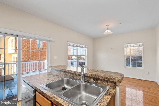 Building Photo - 4904 Olympia Pl