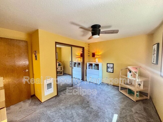 Building Photo - 32205 8th Ave SW