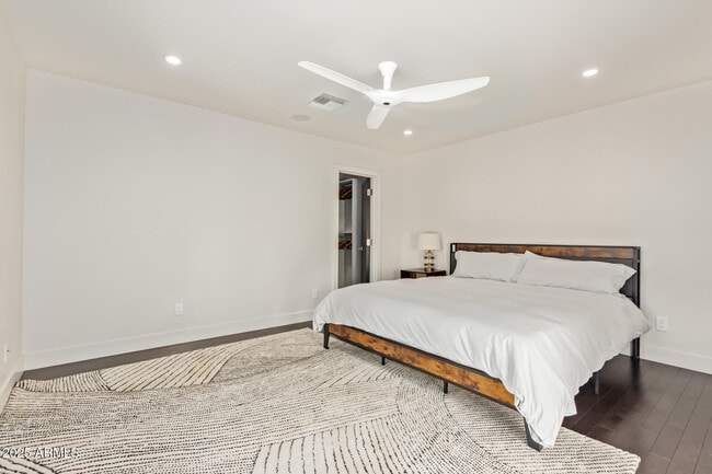 Building Photo - 6636 N 48th St