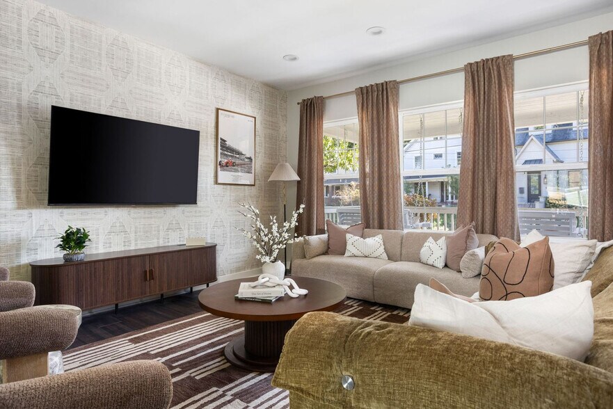 Building Photo - 2308 Nowland Ave