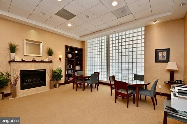 Building Photo - 1020 N Highland St