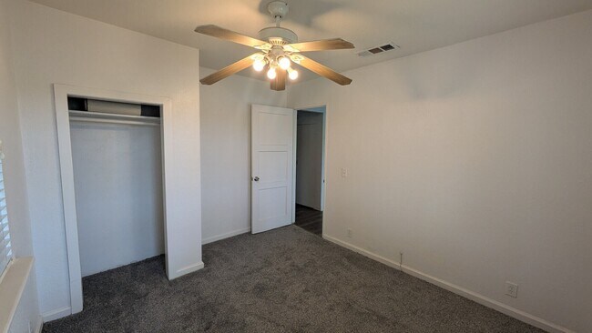 Building Photo - 4665 W Hedges Ave