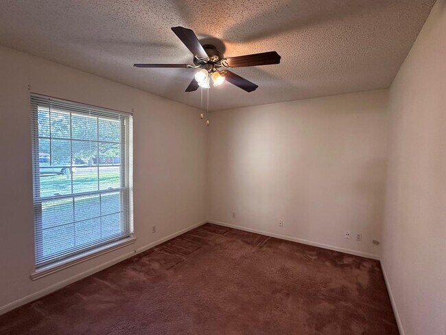 Building Photo - 110 Puna Ln