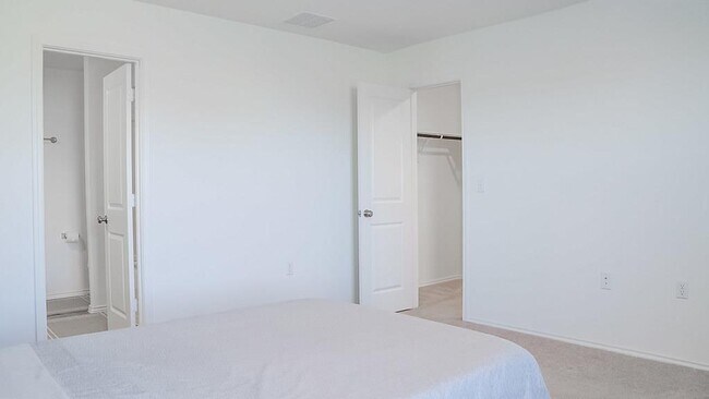 Building Photo - 2400 Willkomen Wy