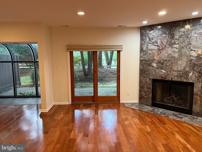 Building Photo - 1710 Chanticleer