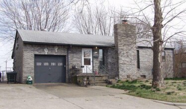 Building Photo - 3 Bedroom home located off Main St Owasso