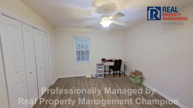 Building Photo - 3 BD/2 BA Home w/Split Bedrooms, Bonus Room, Fenced Yard & Attached Garage