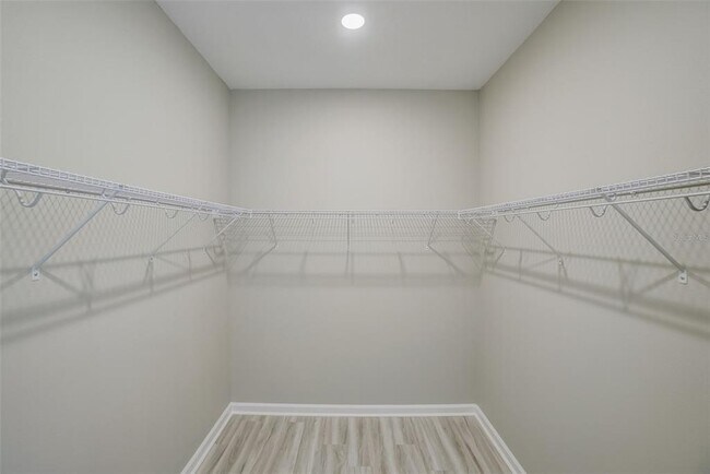 Building Photo - 1016 Griffon Ave