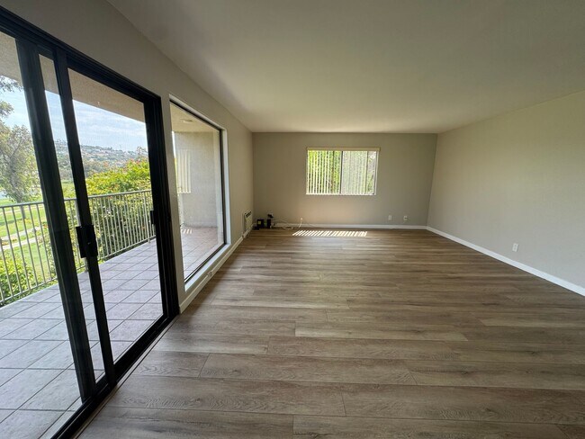 Building Photo - 2348 La Costa Ave