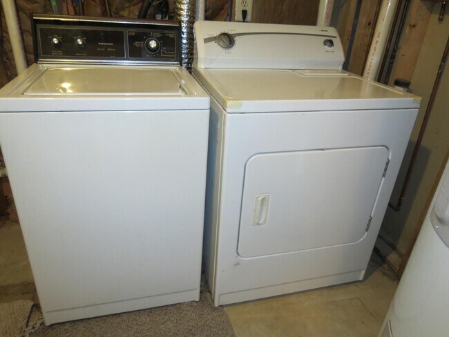 Building Photo - 13671 Cedar Creek Ln