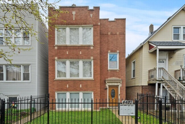 Building Photo - 4420 W Cortez St