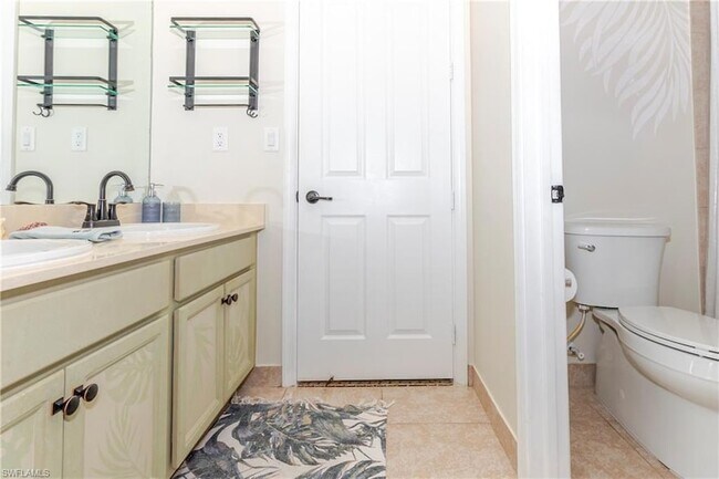 Building Photo - 5104 Salerno St