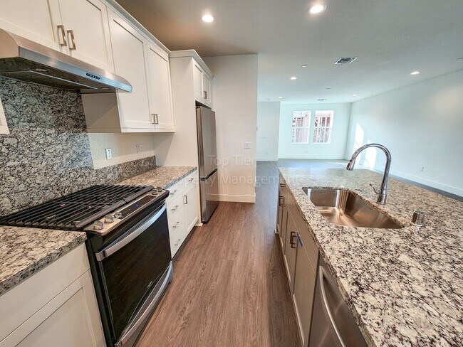 Building Photo - Newer Townhome at Penny Lane in Concord, 2...
