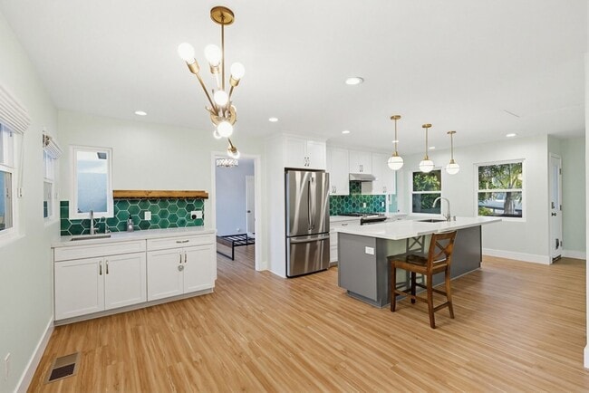 Building Photo - 3 Bedroom Home with Ocean Views in Point Loma