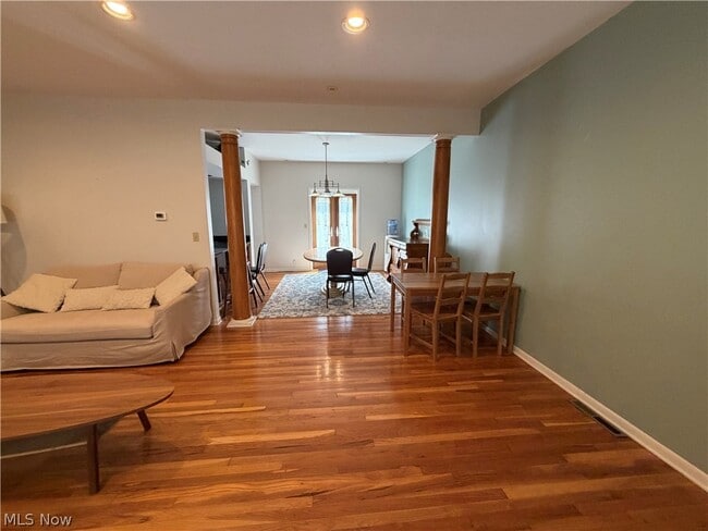 Building Photo - 2455 Buckhurst Dr