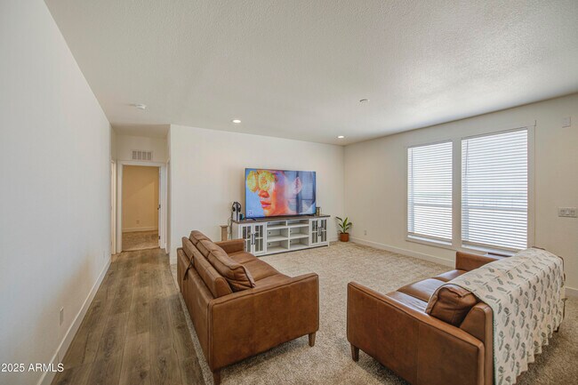 Building Photo - 4057 SOLAR St