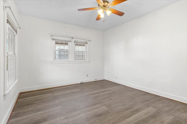 Building Photo - 3011 Montana Ave