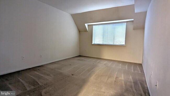 Building Photo - 1657 Parkcrest Cir
