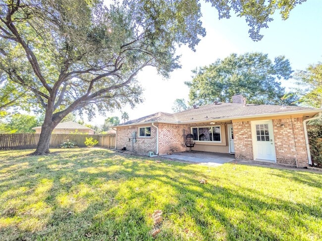 Building Photo - 9702 Harrowgate Dr