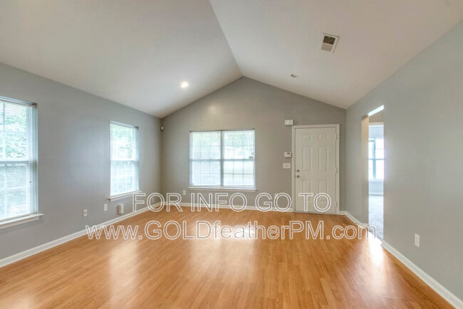 Building Photo - 2116 14th Ave N