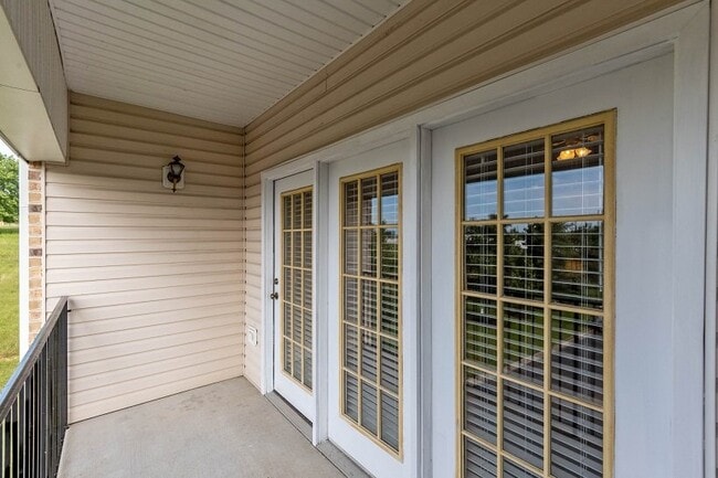 Building Photo - COMING SOON.... FULLY FURNISHED, MONTHLY L...