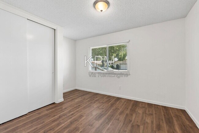 Building Photo - 1735 Kingwood Ave
