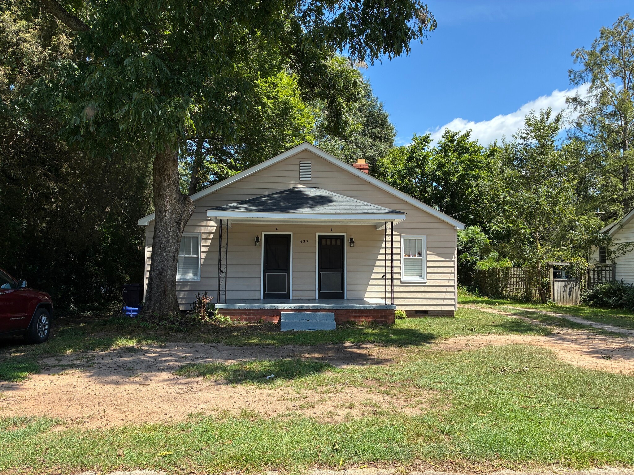 Building Photo - 427 Lebanon Rd