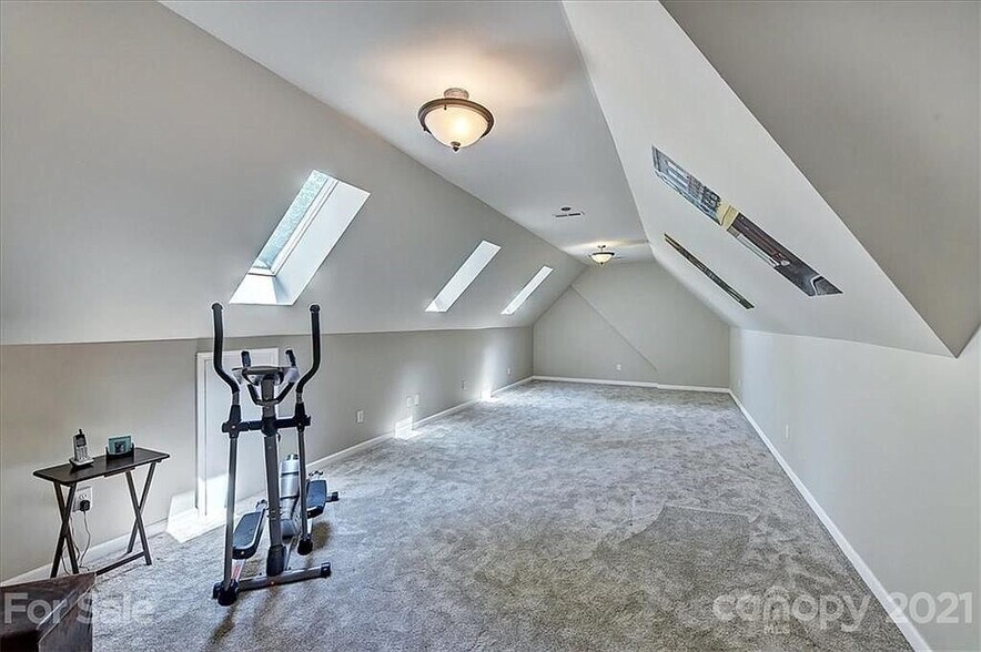 Building Photo - 2427 Mt Isle Harbor Dr