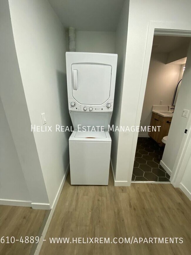 Building Photo - 1313 Huntington Dr