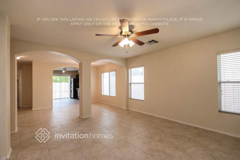 Building Photo - 13432 W Peck Dr