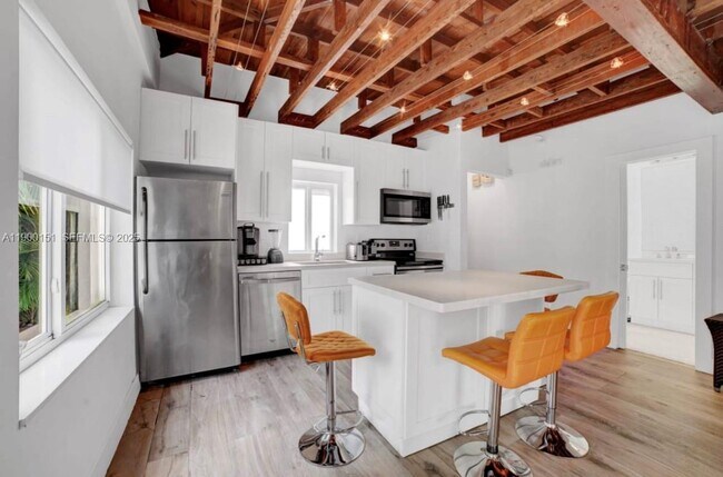 Building Photo - 524 NW 35th St