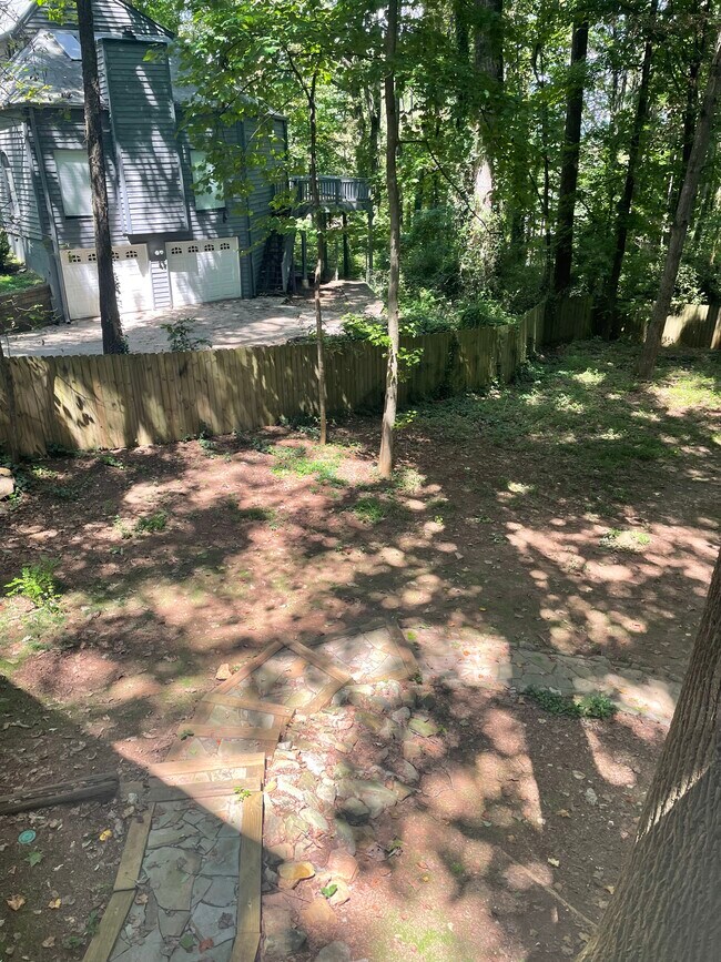 Building Photo - 1543 Hillhaven Dr