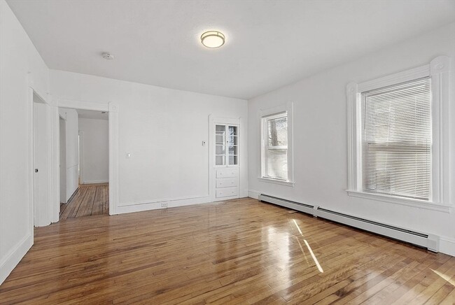 Building Photo - 18 Ingalls St