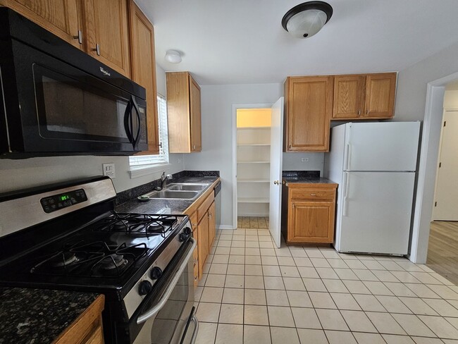 Building Photo - 1241 Bradwell Ln