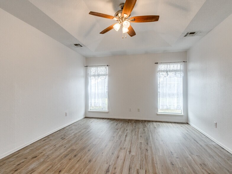 Building Photo - 1717 Foxfire Rd