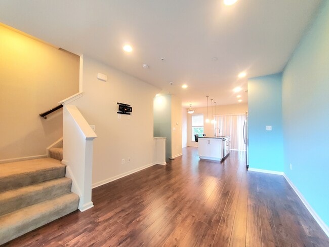 Building Photo - 135 Prado Ln