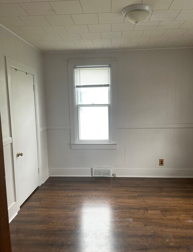 Building Photo - 307 E Wabasha St