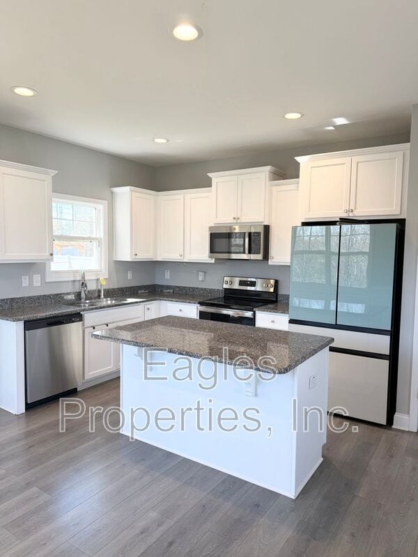 Building Photo - 472 Jackson Pond Dr