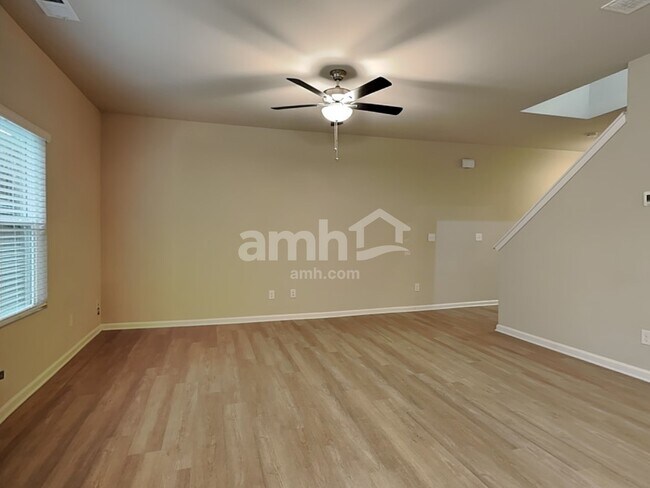 Building Photo - 214 Omega Ct