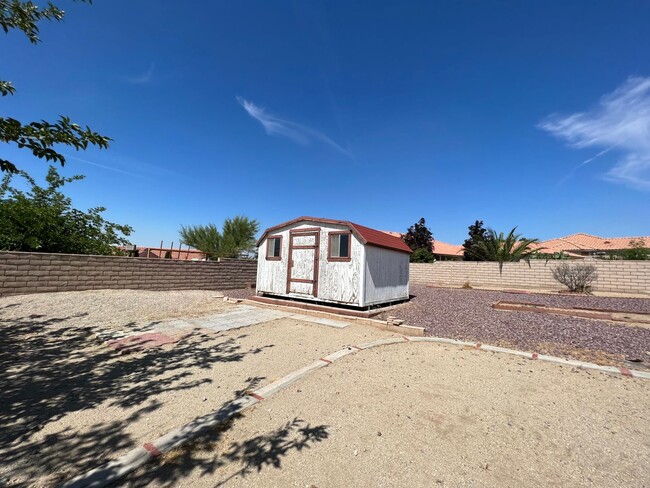 Building Photo - Apple Valley Desert Knolls Home