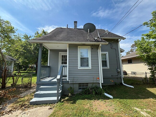 Building Photo - 229 Bellaire Ave
