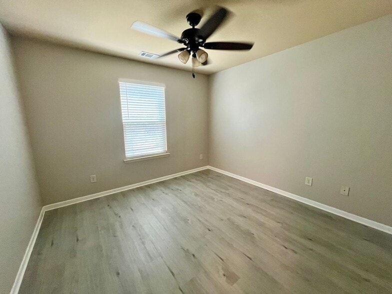 Building Photo - 302 Alcovy Way