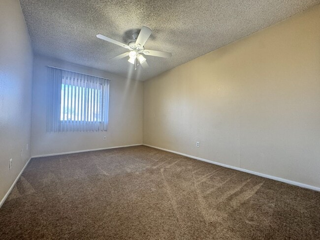 Building Photo - ***MOVE IN SPECIAL*** 2 STORY TOWNHOME WITH ATTACHED GARAGE WATER INCL