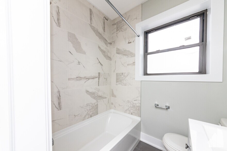 Building Photo - 485 Roger Williams Ave